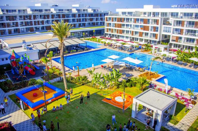 Imagen general del Hotel Courtyard Long Beach Holiday Resort. Foto 1
