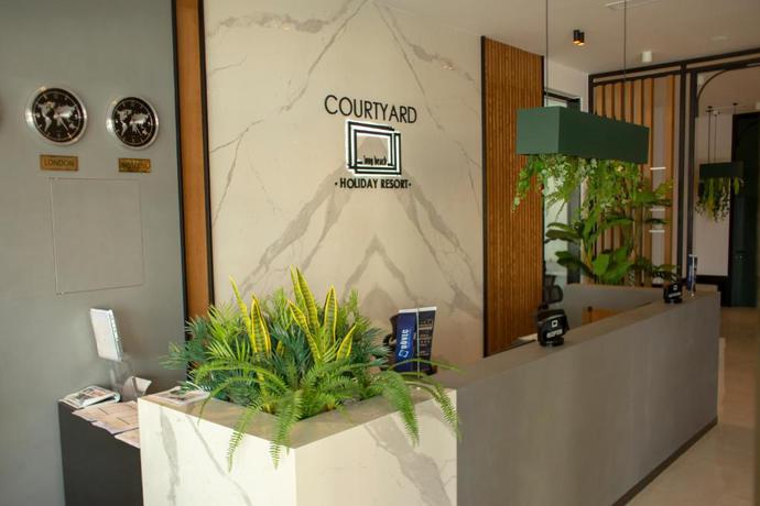 Imagen de los interiores del Hotel Courtyard Long Beach Holiday Resort. Foto 7