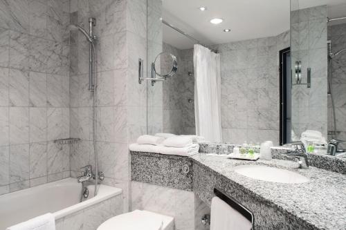 Imagen de la habitación del Hotel Courtyard Magdeburg. Foto 17