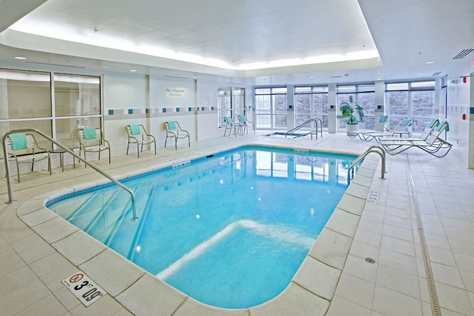 Imagen de la piscina del Hotel Courtyard Marriott Ankeny. Foto 20