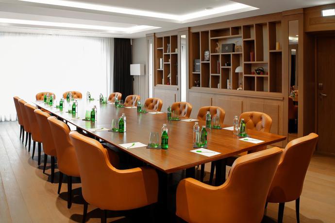 Imagen de los interiores del Hotel Courtyard Marriott Belgrade City Center. Foto 16