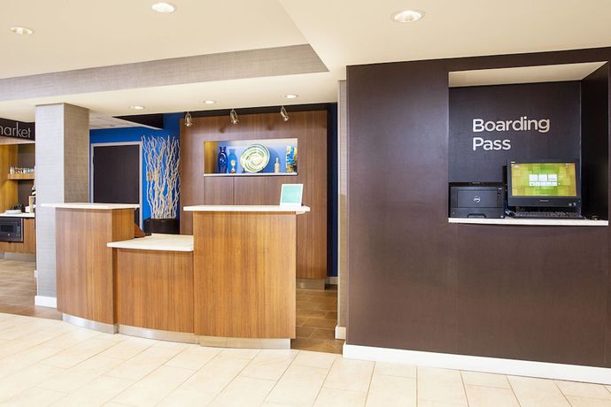 Imagen de los interiores del Hotel Courtyard Marriott Binghamton. Foto 13