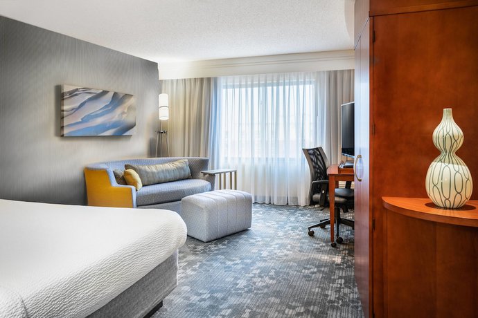 Imagen de la habitación del Hotel Courtyard Marriott Denton. Foto 3