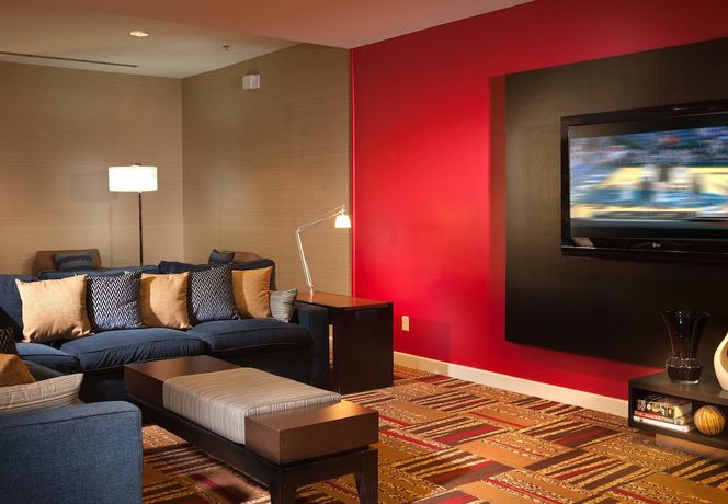 Imagen de los interiores del Hotel Courtyard Marriott Denton. Foto 14