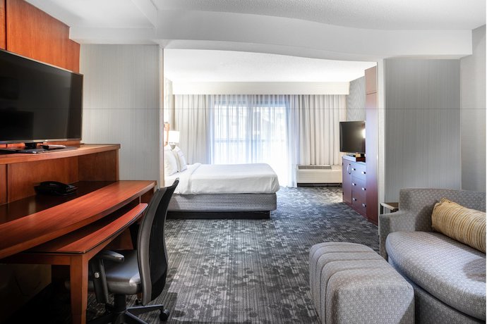 Imagen de la habitación del Hotel Courtyard Marriott Denton. Foto 4