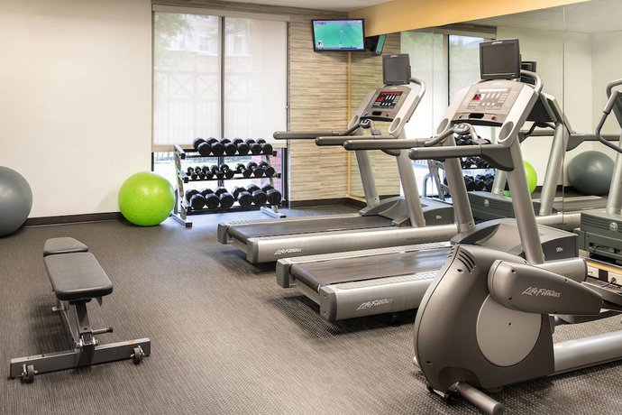 Imagen de los interiores del Hotel Courtyard Marriott Denton. Foto 16