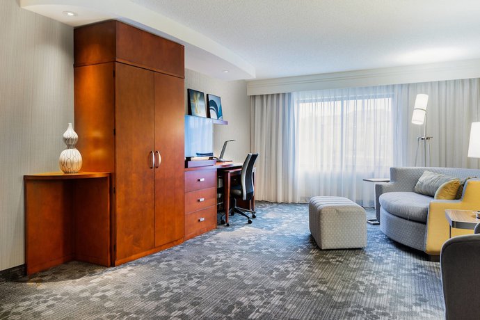 Imagen de la habitación del Hotel Courtyard Marriott Denton. Foto 9