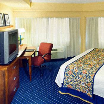 Imagen de la habitación del Hotel Courtyard Marriott Fort Smith Downtown. Foto 3