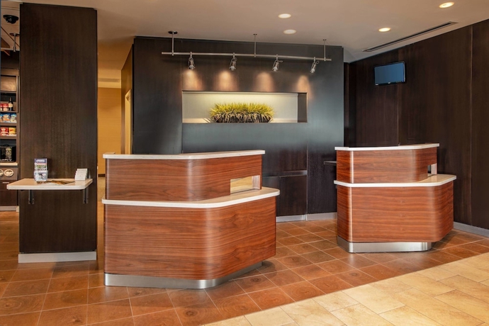 Imagen de los interiores del Hotel Courtyard Marriott Hagerstown. Foto 17