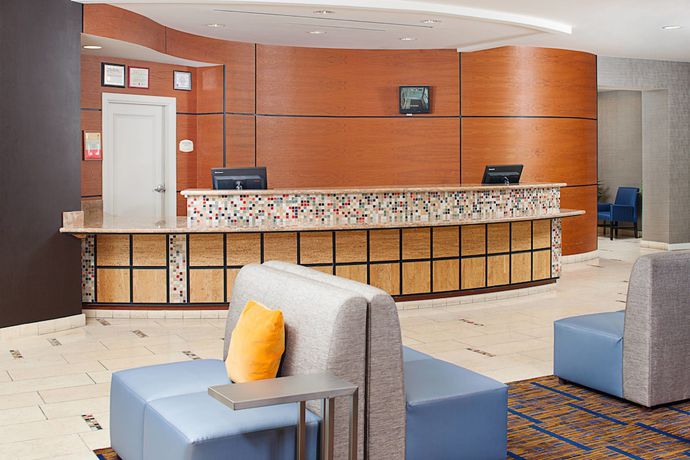Imagen de los interiores del Hotel Courtyard Marriott Paso Robles. Foto 17