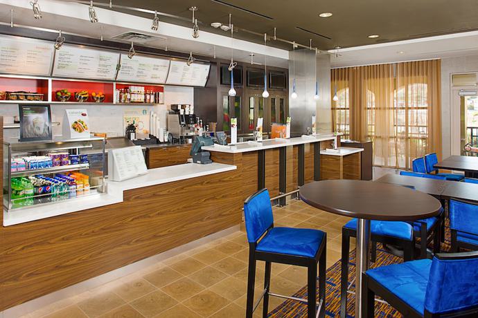 Imagen del bar/restaurante del Hotel Courtyard Marriott Paso Robles. Foto 3