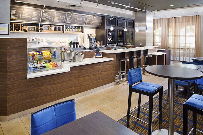 Imagen del bar/restaurante del Hotel Courtyard Marriott Paso Robles. Foto 5