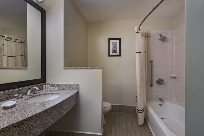 Imagen de la habitación del Hotel Courtyard Marriott San Salvador. Foto 13