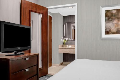 Imagen de la habitación del Hotel Courtyard Marriott Upper East Side. Foto 17