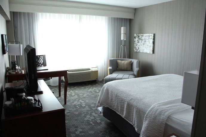 Imagen de la habitación del Hotel Courtyard Meadowlands. Foto 3