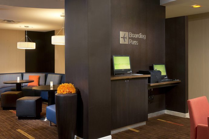 Imagen del bar/restaurante del Hotel Courtyard Memphis Collierville. Foto 8