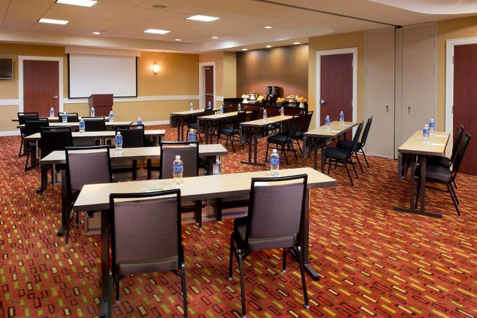 Imagen de los interiores del Hotel Courtyard Memphis Collierville. Foto 19