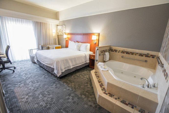 Imagen de la habitación del Hotel Courtyard Merced. Foto 5