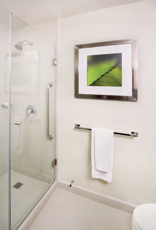 Imagen de la habitación del Hotel Courtyard Mexico City Airport. Foto 5