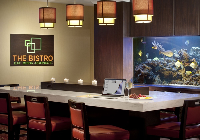 Imagen del bar/restaurante del Hotel Courtyard Miami Downtown Brickell Area. Foto 3