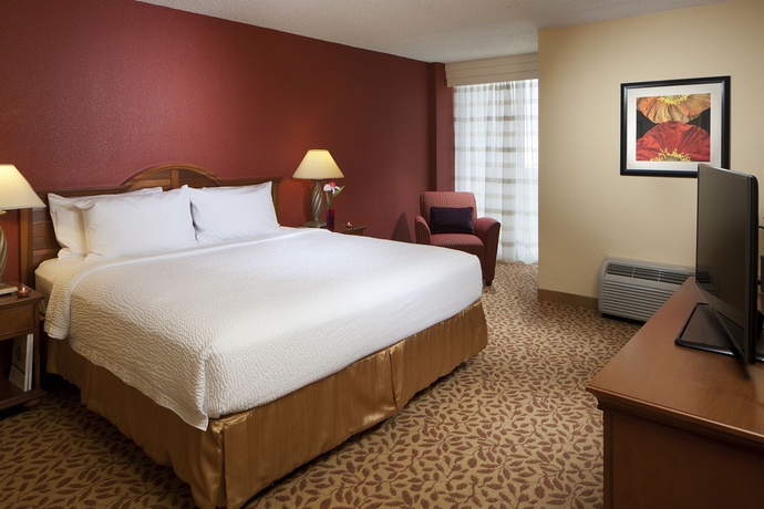 Imagen de la habitación del Hotel Courtyard Miami Downtown Brickell Area. Foto 6