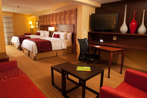 Imagen de la habitación del Hotel Courtyard Milwaukee Airport. Foto 4