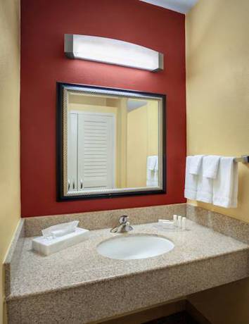 Imagen de la habitación del Hotel Courtyard New Haven Wallingford. Foto 8