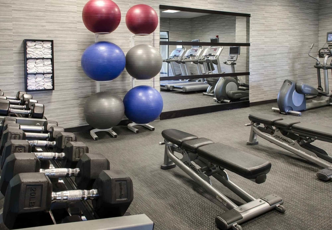 Imagen de los interiores del Hotel Courtyard Newark Elizabeth. Foto 9