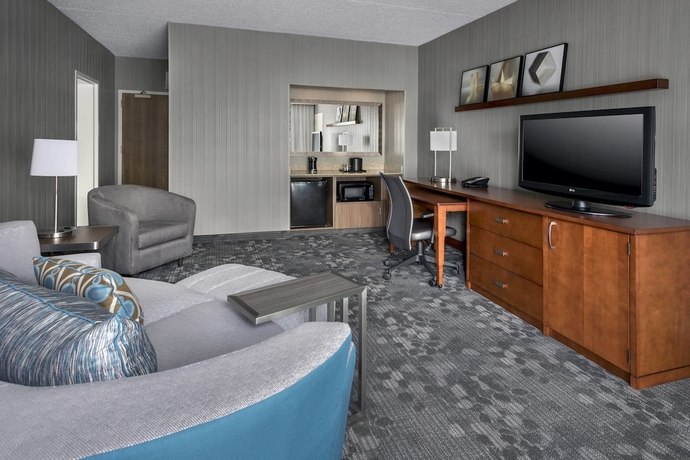 Imagen de la habitación del Hotel Courtyard Newark Liberty International Airport. Foto 18