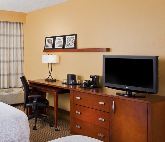 Imagen de la habitación del Hotel Courtyard Orlando Airport. Foto 5