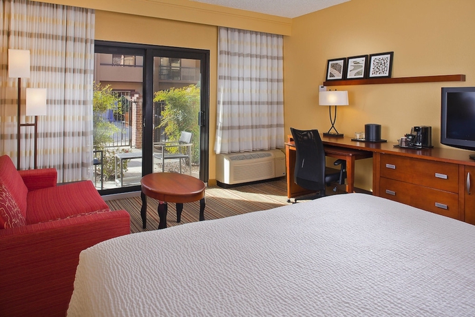 Imagen de la habitación del Hotel Courtyard Orlando Airport. Foto 8