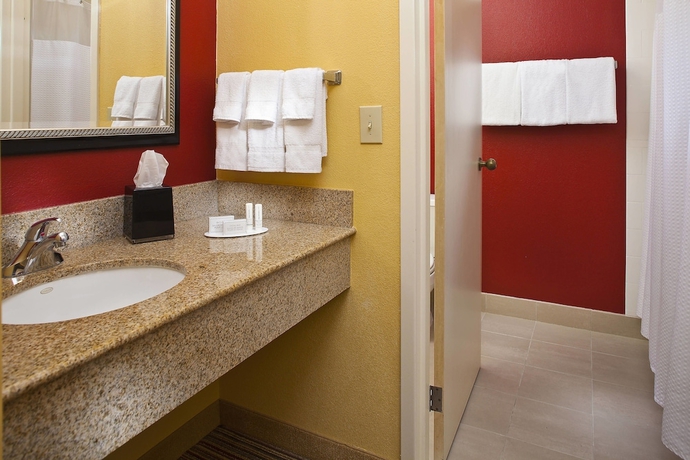 Imagen de la habitación del Hotel Courtyard Orlando Airport. Foto 9