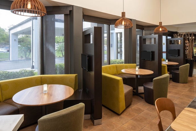 Imagen del bar/restaurante del Hotel Courtyard Orlando Airport. Foto 3