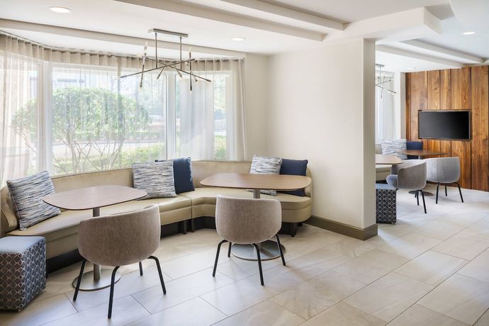 Imagen de los interiores del Hotel Courtyard Orlando Downtown. Foto 17