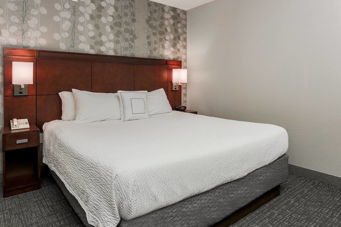 Imagen de la habitación del Hotel Courtyard Orlando Lake Mary/north. Foto 3