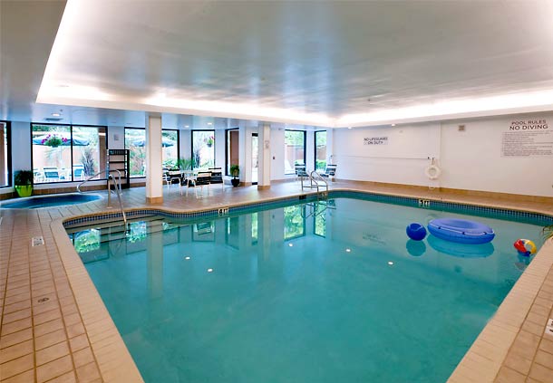 Imagen de la piscina del Hotel Courtyard Pensacola. Foto 11