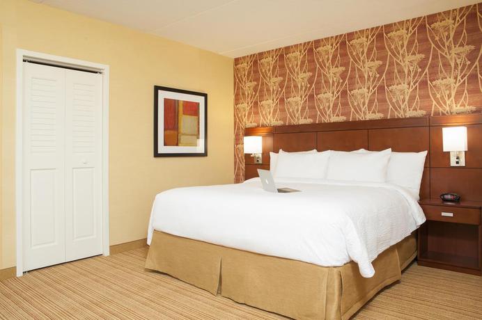 Imagen de la habitación del Hotel Courtyard Peoria Downtown. Foto 6