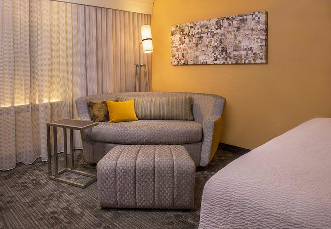 Imagen de los interiores del Hotel Courtyard Philadelphia Plymouth Meeting. Foto 11