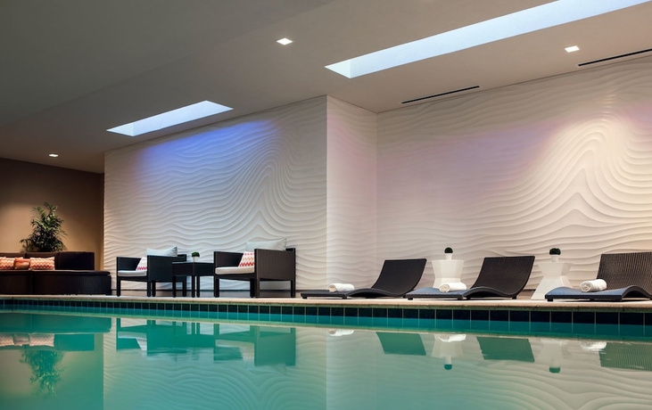 Imagen de la piscina del Hotel Courtyard Phoenix Downtown. Foto 19