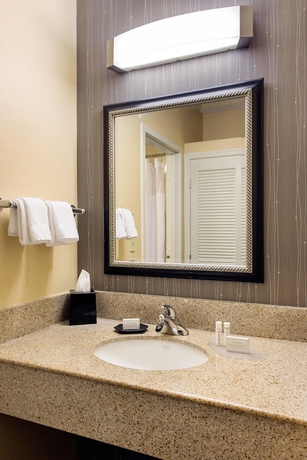 Imagen de la habitación del Hotel Courtyard Phoenix North By Marriott. Foto 10