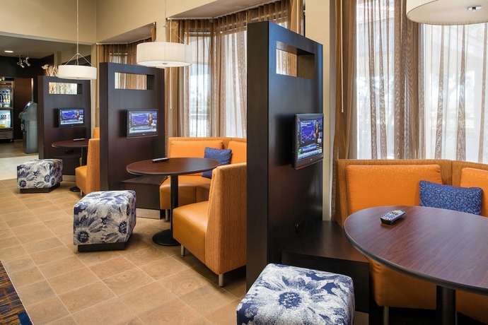 Imagen del bar/restaurante del Hotel Courtyard Phoenix North By Marriott. Foto 4