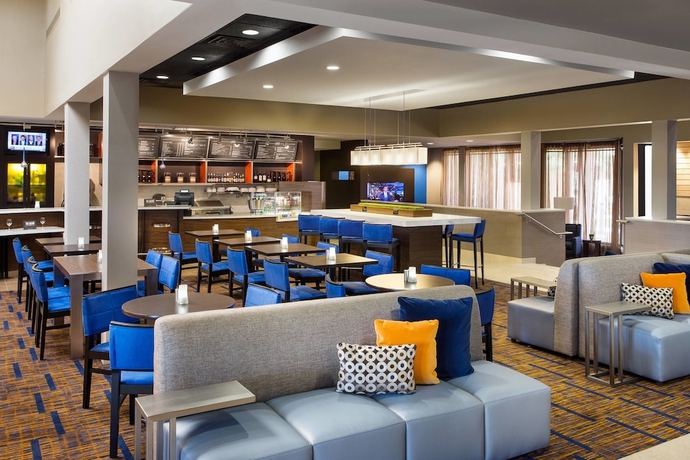 Imagen del bar/restaurante del Hotel Courtyard Phoenix North By Marriott. Foto 8