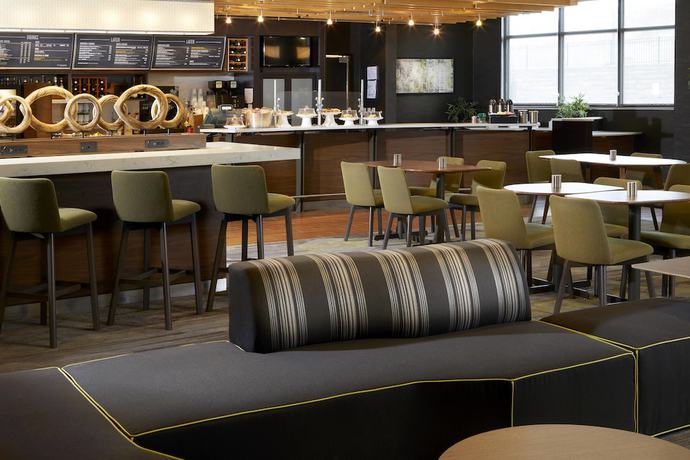 Imagen del bar/restaurante del Hotel Courtyard Pittsburgh Airport Settlers Ridge. Foto 2
