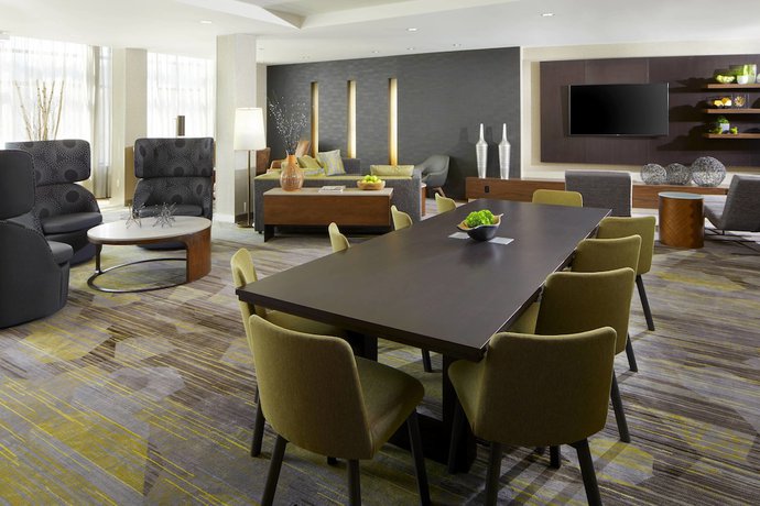Imagen de los interiores del Hotel Courtyard Pittsburgh Airport Settlers Ridge. Foto 19