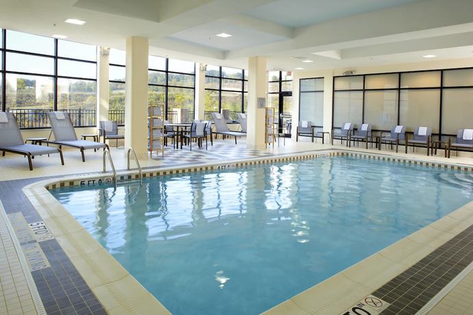 Imagen de la piscina del Hotel Courtyard Pittsburgh Airport Settlers Ridge. Foto 20