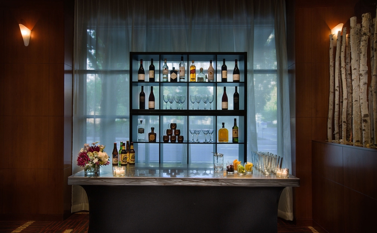 Imagen del bar/restaurante del Hotel Courtyard Portland Downtown/convention Center. Foto 8