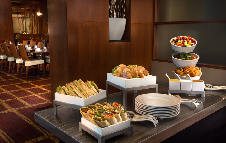 Imagen del bar/restaurante del Hotel Courtyard Portland Downtown/convention Center. Foto 11