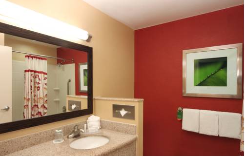 Imagen de la habitación del Hotel Courtyard Potomac Mills Woodbridge. Foto 11