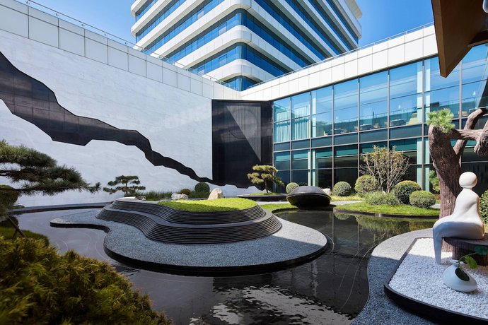 Imagen de los interiores del Hotel Courtyard Qinhuangdao West. Foto 18