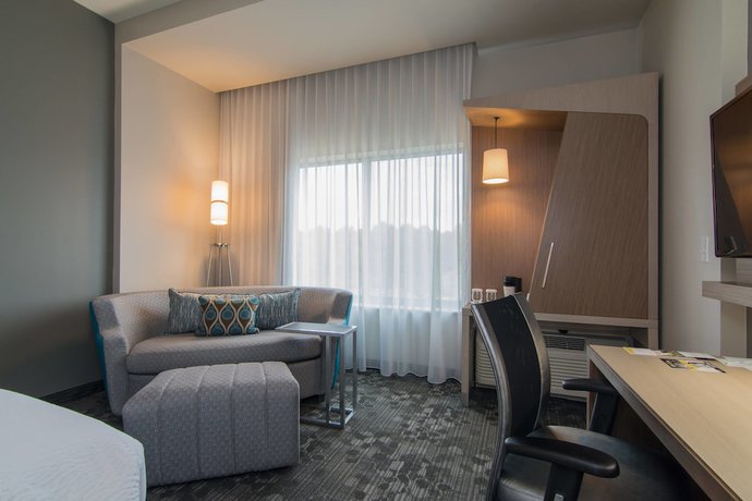 Imagen de la habitación del Hotel Courtyard Raleigh-durham Airport/brier Creek. Foto 15